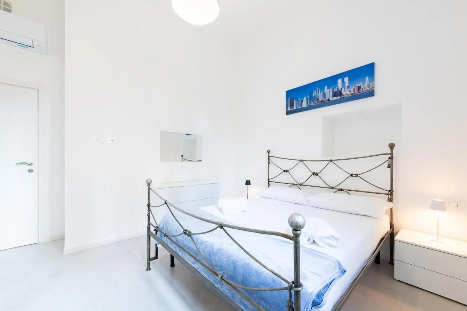 Metro M3 Duomo 10min - Design Loft Apartment Milan 0*,  Italy